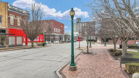 101-105 West Sale Street Tuscola IL 61953