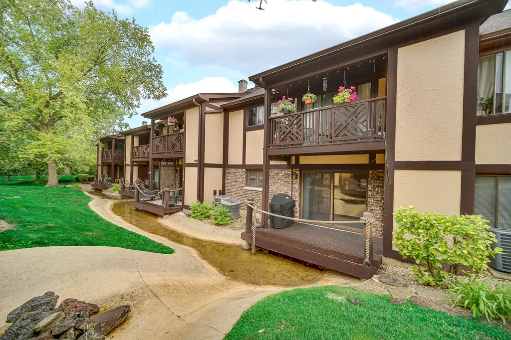 1659 Dover Court Wheaton IL 60189