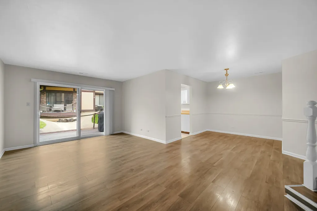1659 Dover Court Wheaton IL 60189