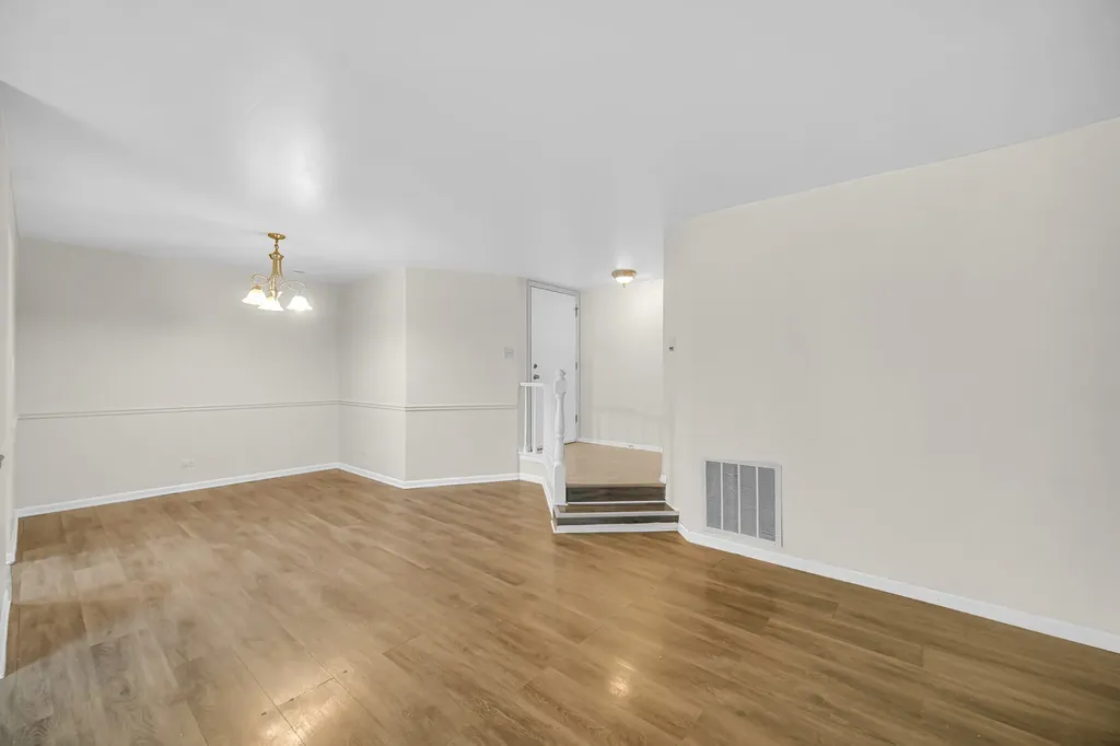 1659 Dover Court Wheaton IL 60189