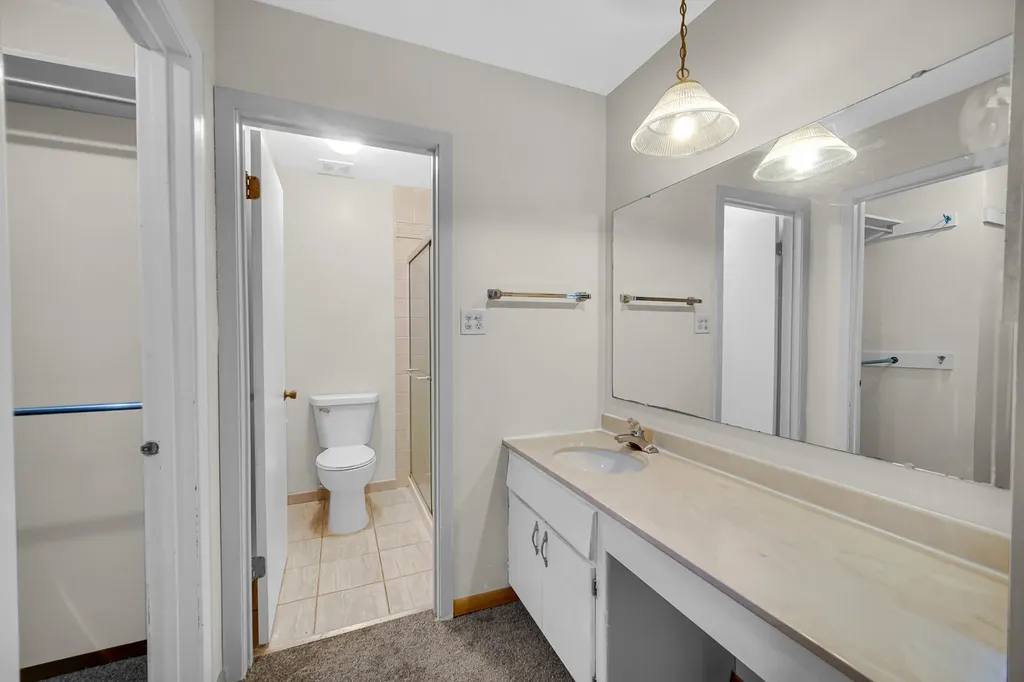 1659 Dover Court Wheaton IL 60189