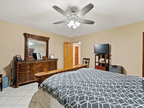 8729 West Summerdale Avenue Chicago IL 60656