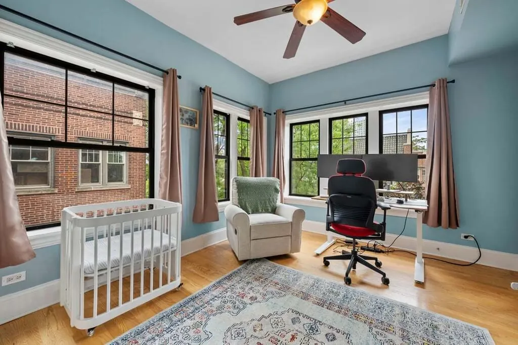 735 West Waveland Avenue Chicago IL 60613