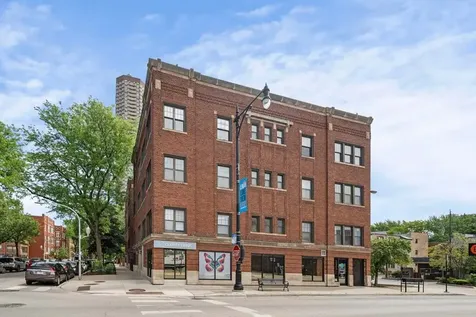 735 West Waveland Avenue Chicago IL 60613