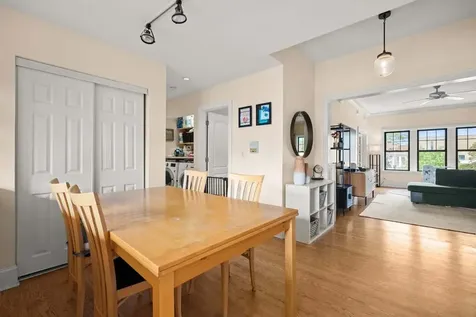 735 West Waveland Avenue Chicago IL 60613