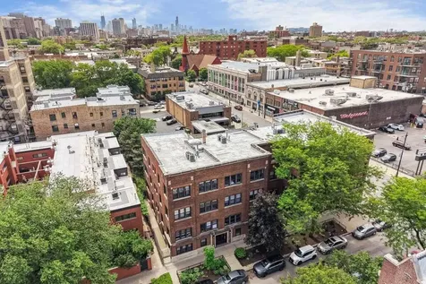 735 West Waveland Avenue Chicago IL 60613