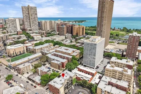 735 West Waveland Avenue Chicago IL 60613