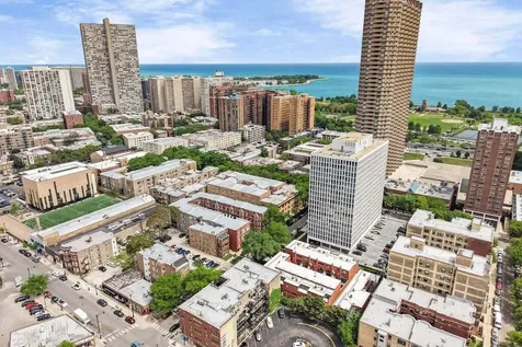 735 West Waveland Avenue Chicago IL 60613