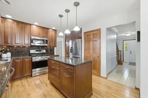 1907 Jeanette Avenue St. Charles IL 60174