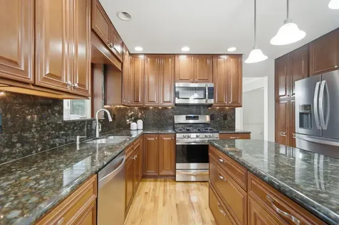 1907 Jeanette Avenue St. Charles IL 60174