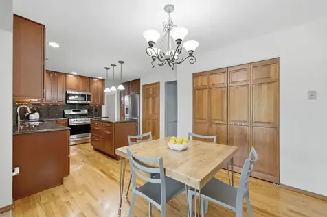 1907 Jeanette Avenue St. Charles IL 60174