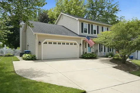1907 Jeanette Avenue St. Charles IL 60174