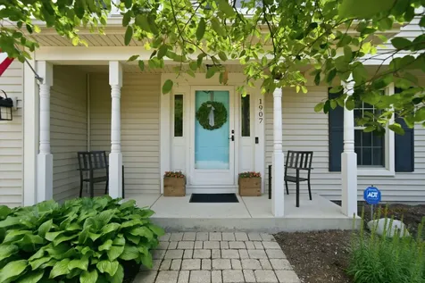 1907 Jeanette Avenue St. Charles IL 60174