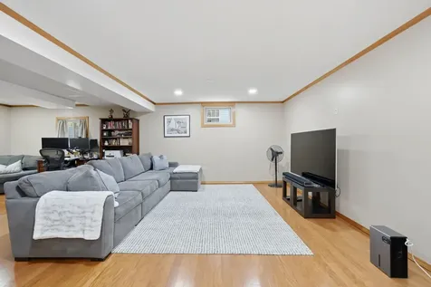 1907 Jeanette Avenue St. Charles IL 60174