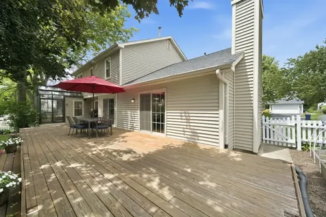 1907 Jeanette Avenue St. Charles IL 60174