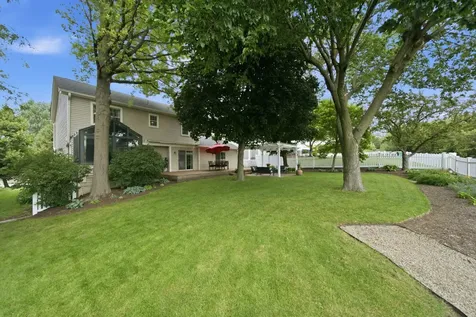 1907 Jeanette Avenue St. Charles IL 60174