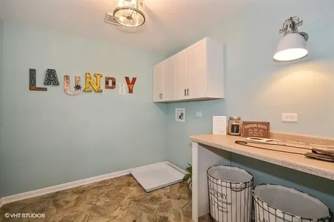 564 Quail Street North Aurora IL 60542