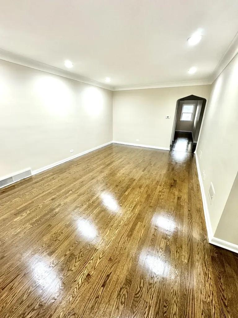8434 South Luella Avenue Chicago IL 60617