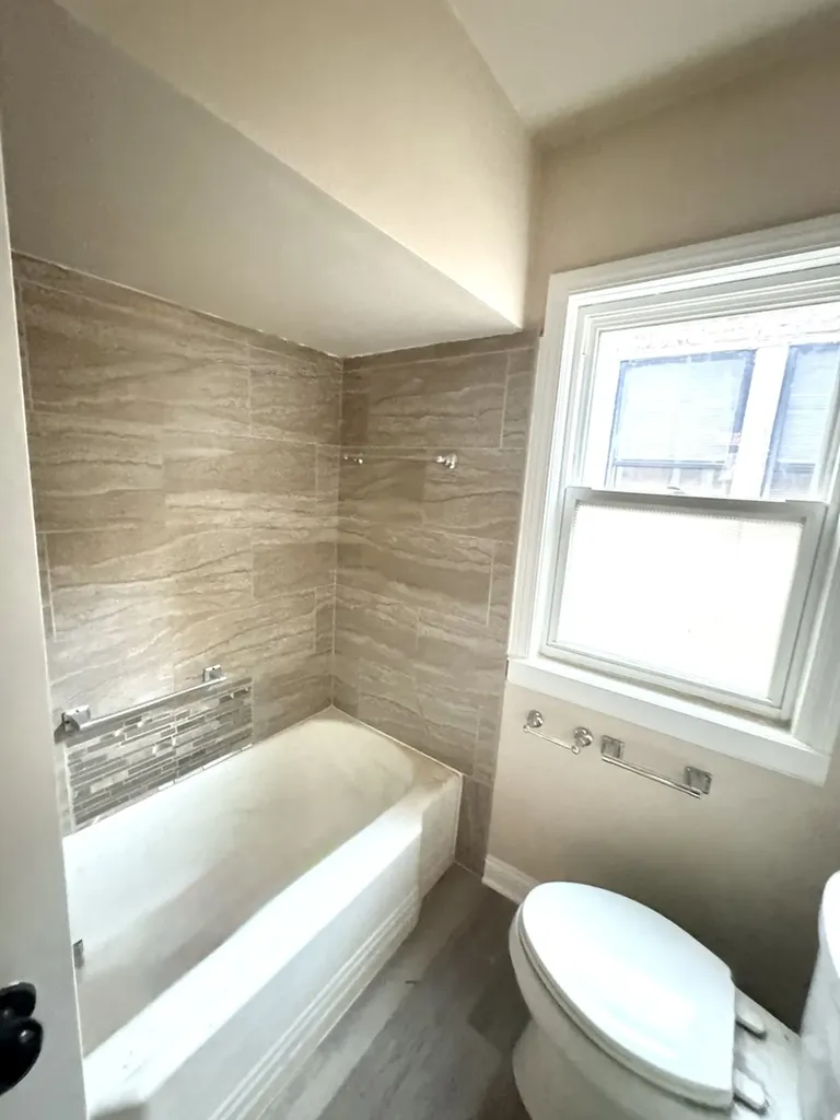8434 South Luella Avenue Chicago IL 60617
