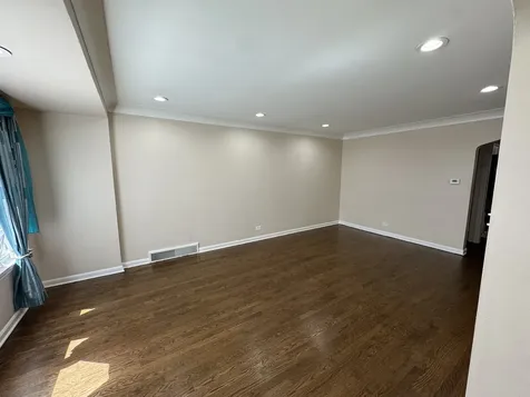 8434 South Luella Avenue Chicago IL 60617