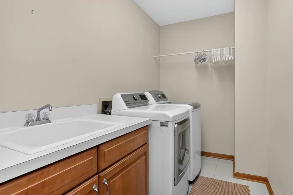 1385 Von Drash Drive Darien IL 60561