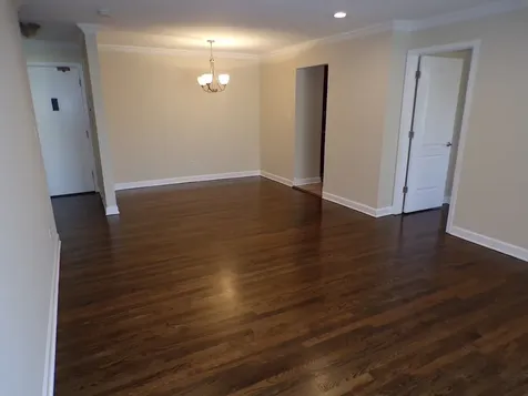 8860 North Western Avenue Des Plaines IL 60016