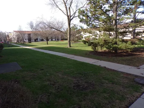 8860 North Western Avenue Des Plaines IL 60016