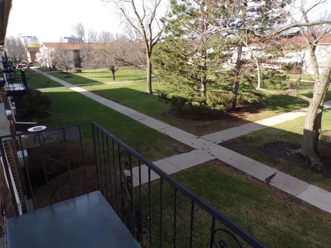 8860 North Western Avenue Des Plaines IL 60016