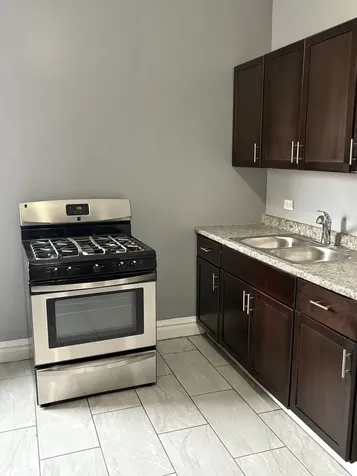 407 West 144th Street Riverdale IL 60827