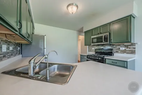 527 Northgate Circle Oswego IL 60543