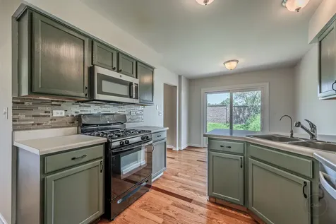 527 Northgate Circle Oswego IL 60543