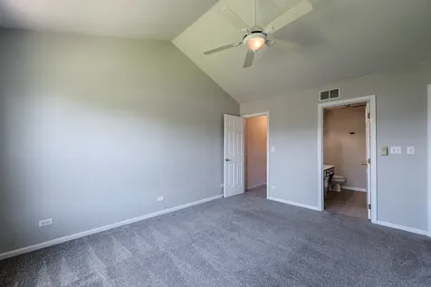 527 Northgate Circle Oswego IL 60543