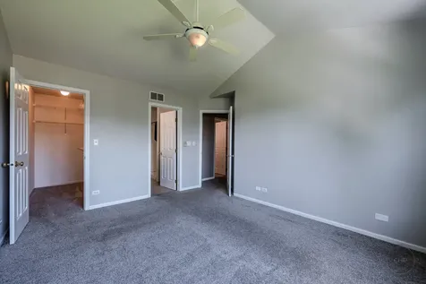 527 Northgate Circle Oswego IL 60543