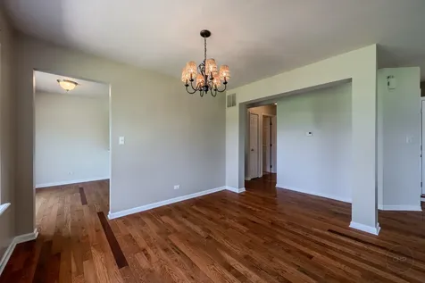 527 Northgate Circle Oswego IL 60543