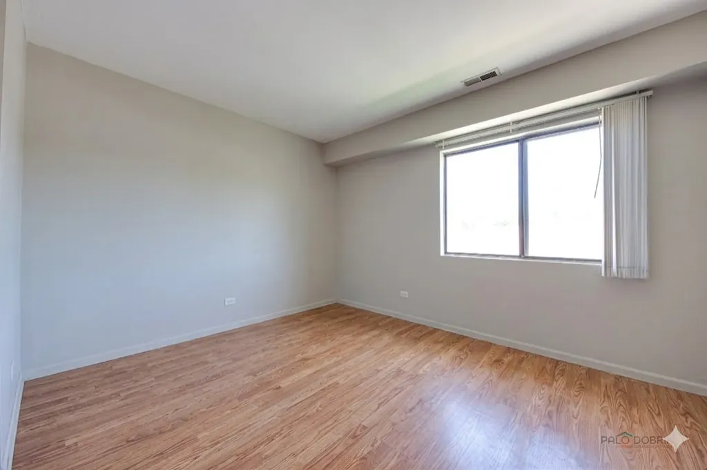 21W581 North Avenue Lombard IL 60148