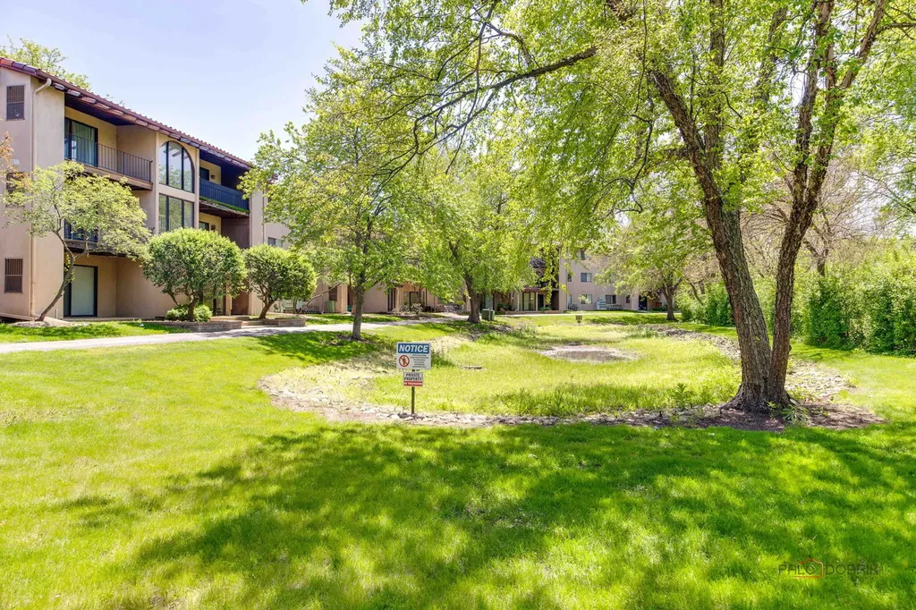 21W581 North Avenue Lombard IL 60148