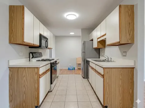 21W581 North Avenue Lombard IL 60148