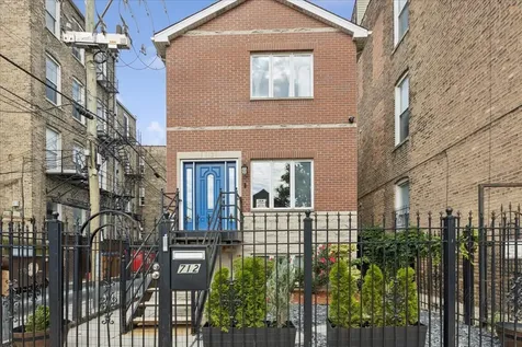 712 North Throop Street Chicago IL 60642