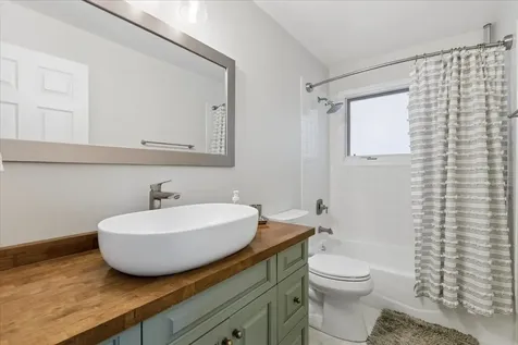 712 North Throop Street Chicago IL 60642
