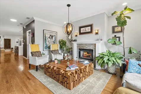 712 North Throop Street Chicago IL 60642