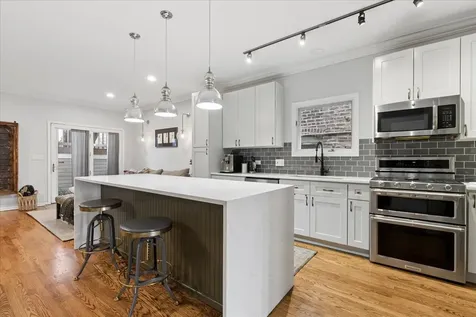 712 North Throop Street Chicago IL 60642