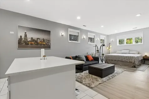 712 North Throop Street Chicago IL 60642