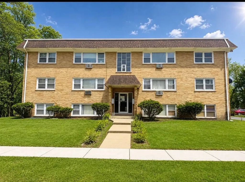 255 East Oak Street Addison IL 60101