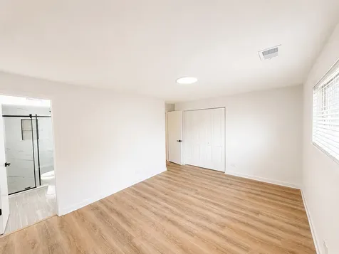 5819 West Higgins Avenue Chicago IL 60630