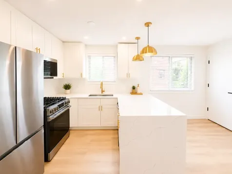 5819 West Higgins Avenue Chicago IL 60630