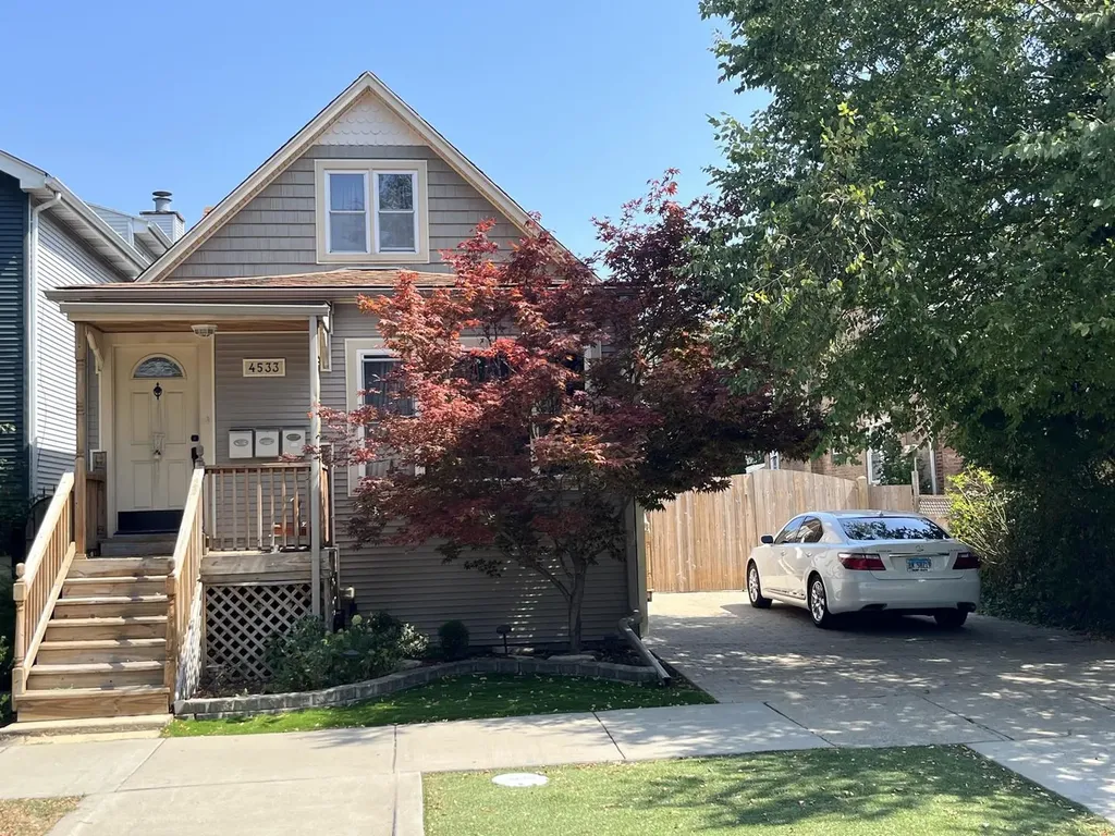 4533 North Kedvale Avenue Chicago IL 60630