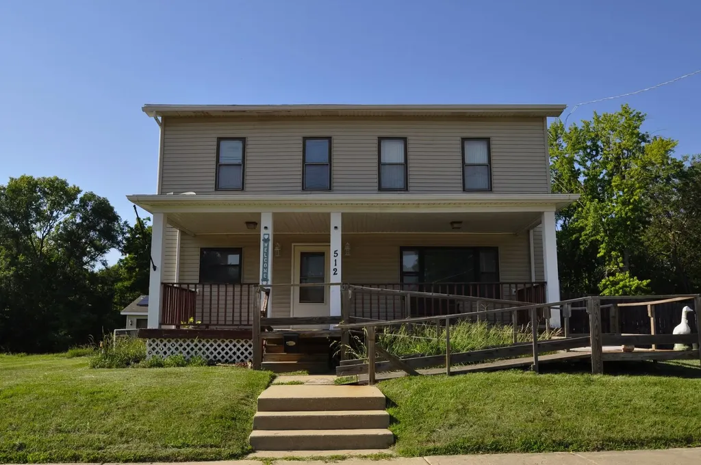512 East Bronson Street Streator IL 61364