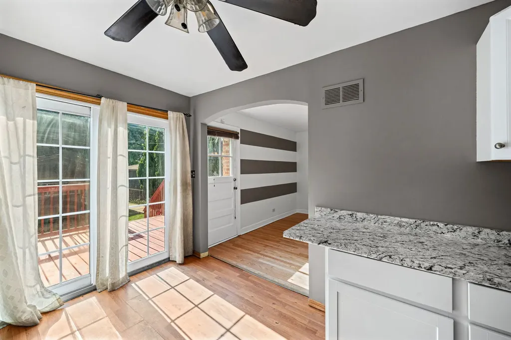 4953 North Meade Avenue Chicago IL 60630