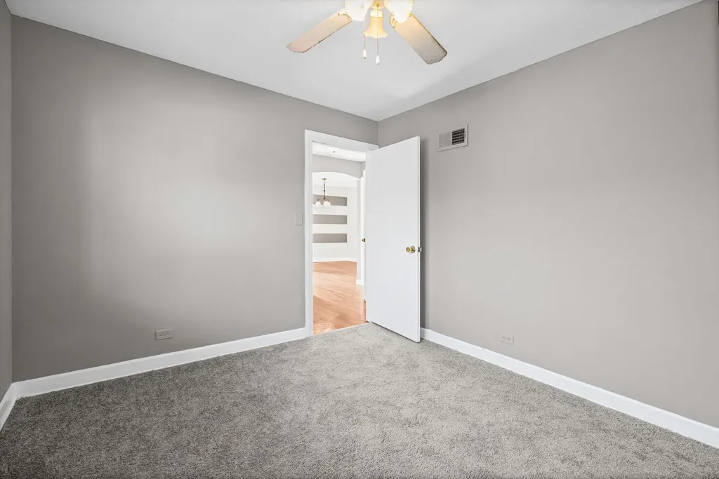 4953 North Meade Avenue Chicago IL 60630
