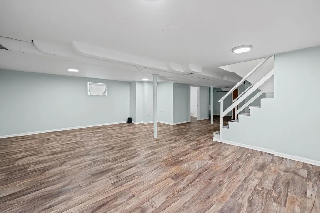 4953 North Meade Avenue Chicago IL 60630